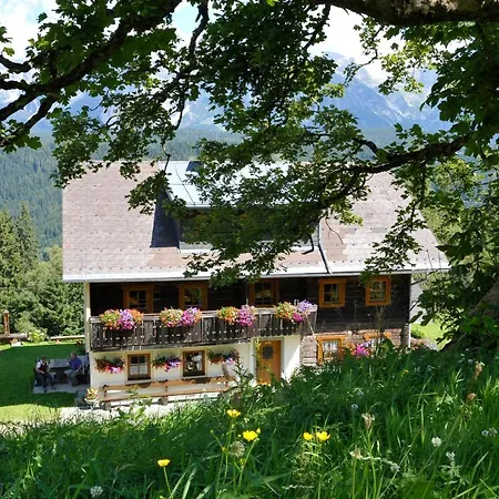 Selbstversorgerhaus Herisch Holiday home Schladming