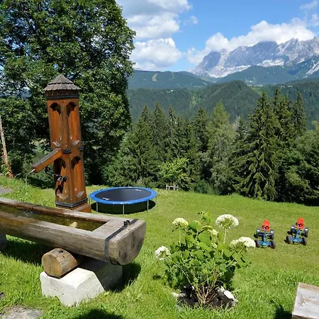 Selbstversorgerhaus Herisch Holiday home Schladming